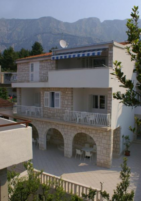 Гостиница Apartments by the sea Tucepi, Makarska - 2666  Тучепи